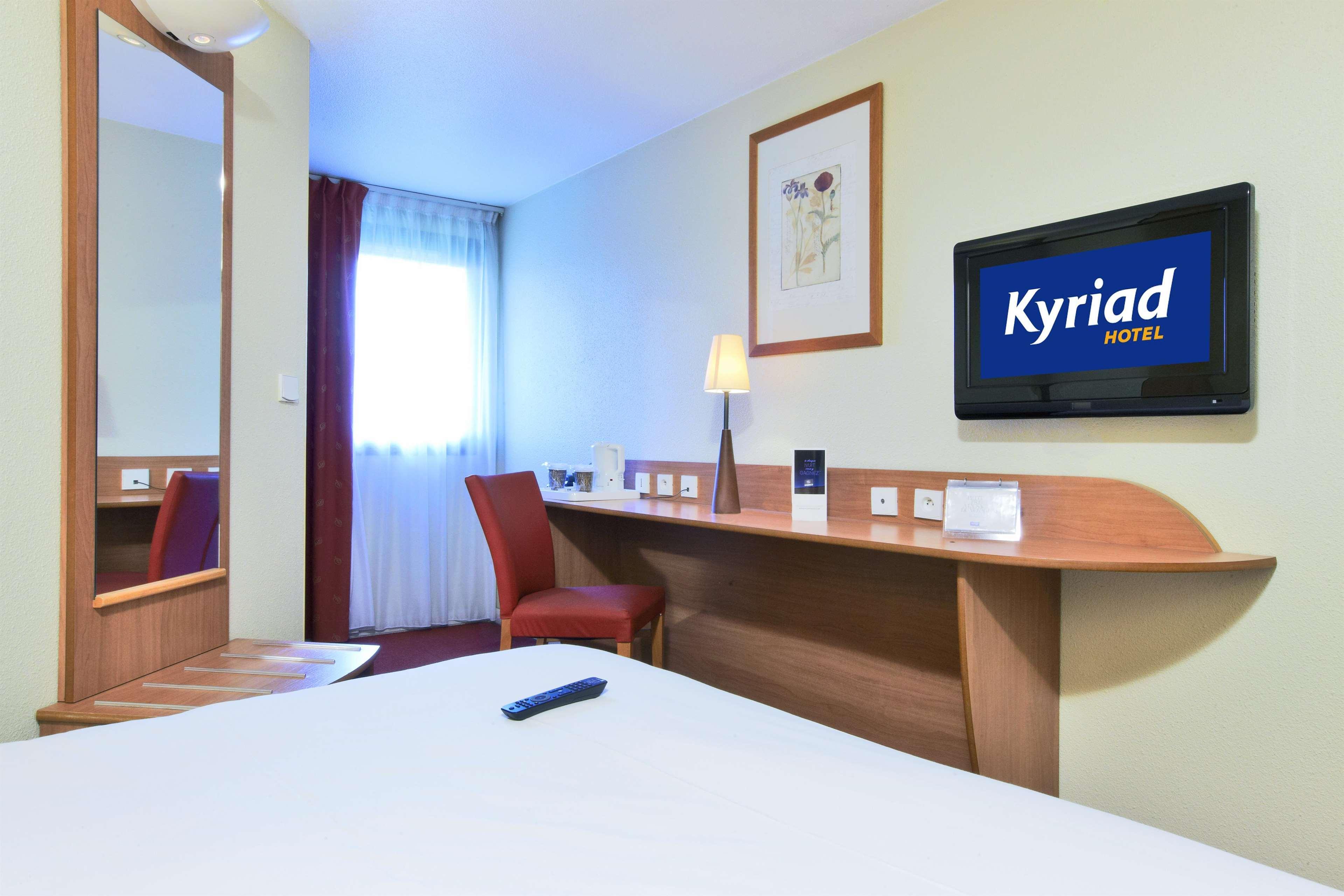 Kyriad Geneve St-Genis-Pouilly Saint-Genis-Pouilly Exterior foto